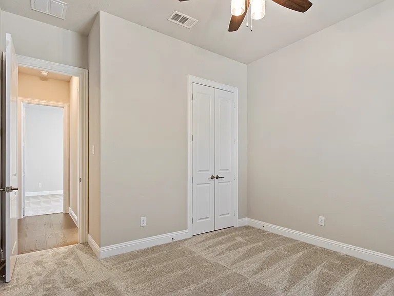4129 Angelina Dr — Photo 23