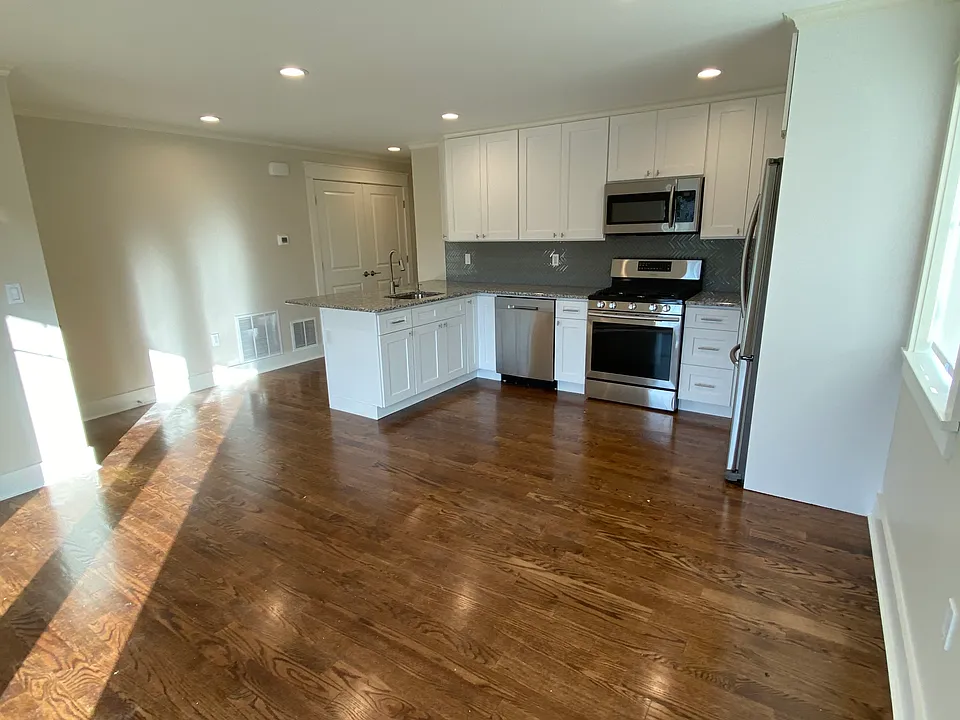 57 Howland Ave #5
