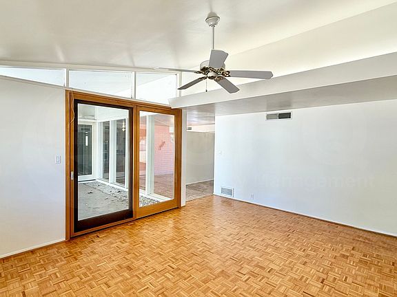 3rd image of 2238 E Montebello Ave