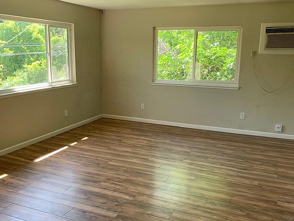 3rd image of 4556 Ashcroft Ave #41