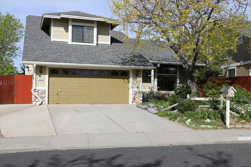 1821 Fox Run Rd photo 1