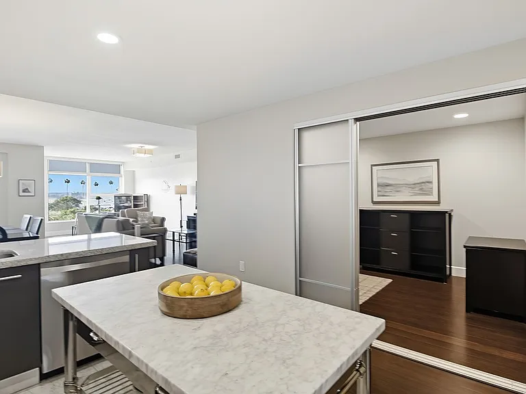 1431 Pac Hwy #415 — Photo 24