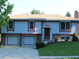 1421 SE 3rd St, Lees Summit, MO 64063