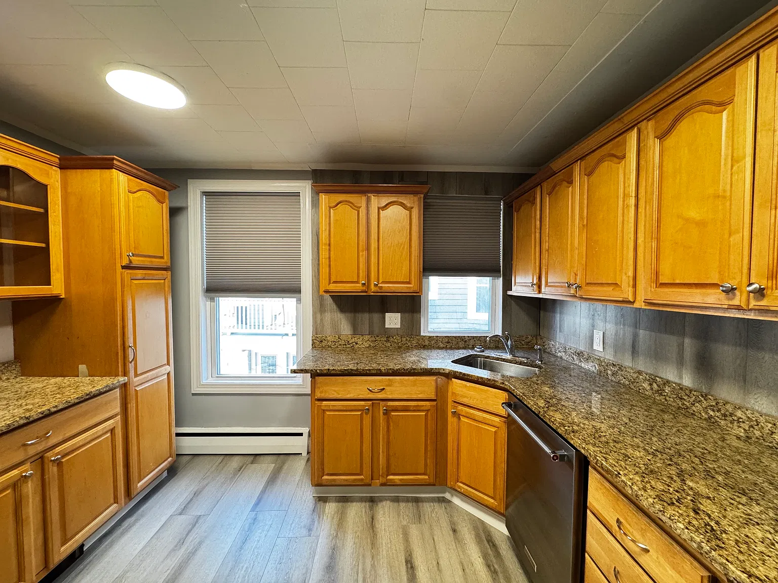 1 bed, $2,000 — Photo 2