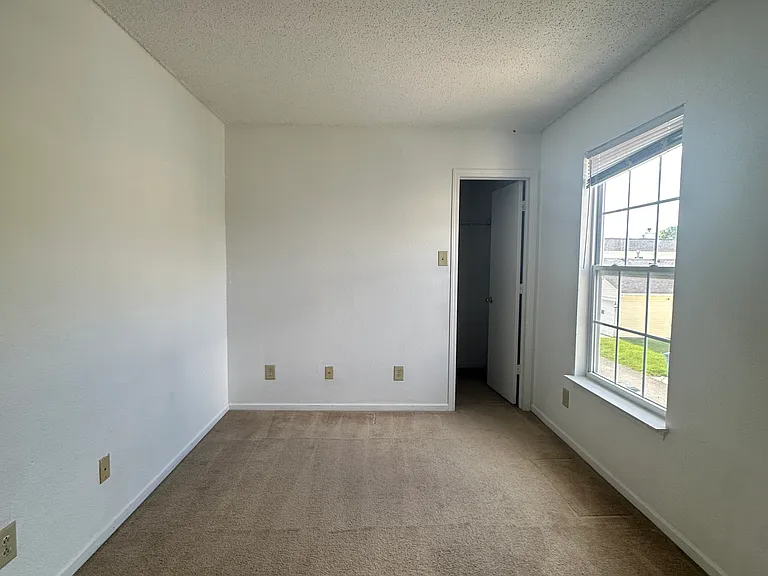12850 Freedom Dr — Photo 17