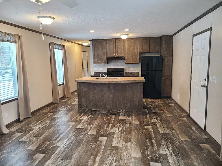 Norton Shores — Photo 48