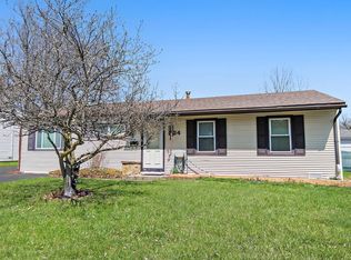 224 Rivers View Dr, Carpentersville, IL 60110