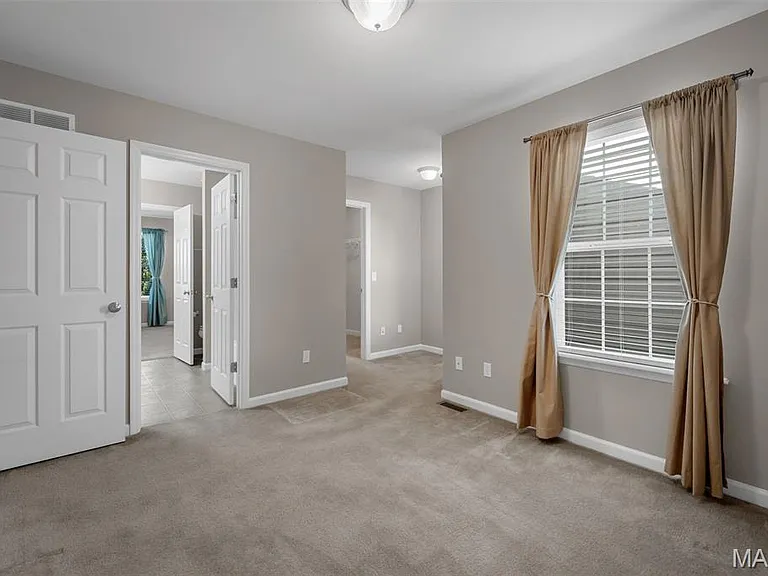 324 Savannah Ter — Photo 19
