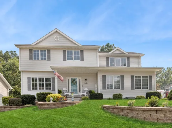 6418 Sutton Dr, Urbandale, IA 50322