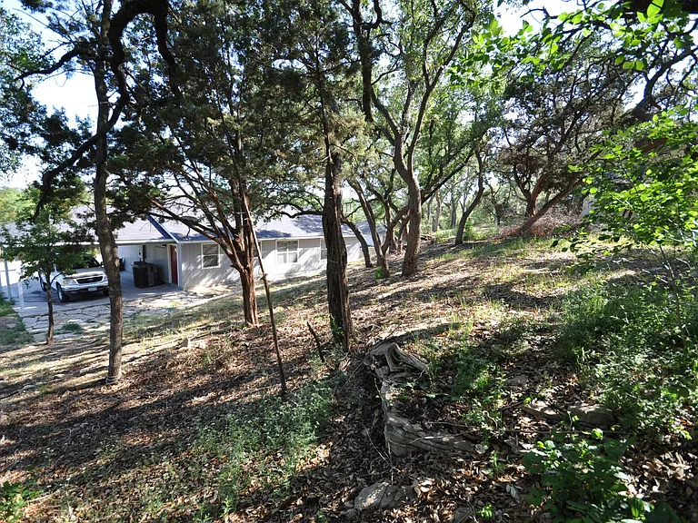 1702 Anaconda Trl — Photo 10