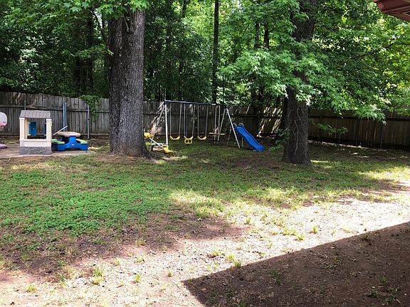 4th image of 4546 Pine Crest Dr