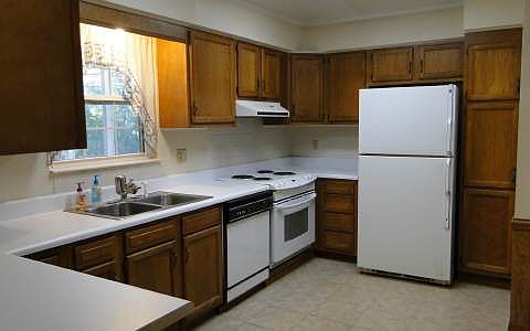 2nd image of 616 SW Arredondo Pl