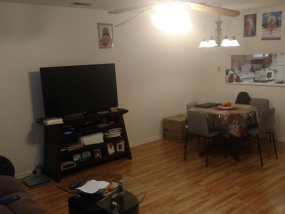 Living Room / Dinning Room