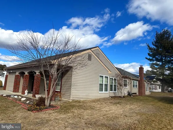 23 Windsor Rd, Southampton, NJ 08088