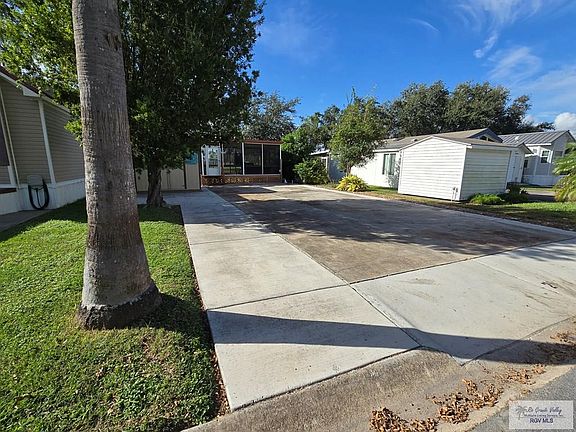 3rd image of 21 Colorado River Dr