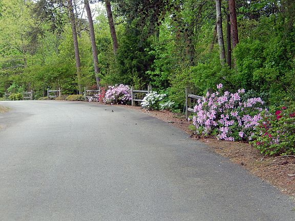2nd image of 1101 Holly Knoll Dr
