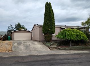 68 Bridgeport Dr, Eagle Pt, OR 97524