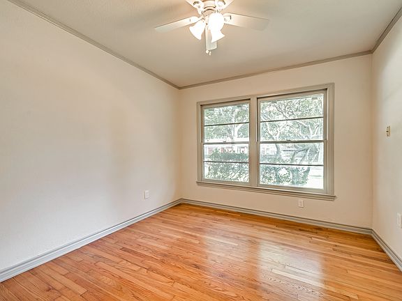5th image of 1317 Lakewood Dr