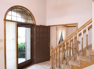 6812 Sand Ridge Rd, Eden Prairie, MN 55346