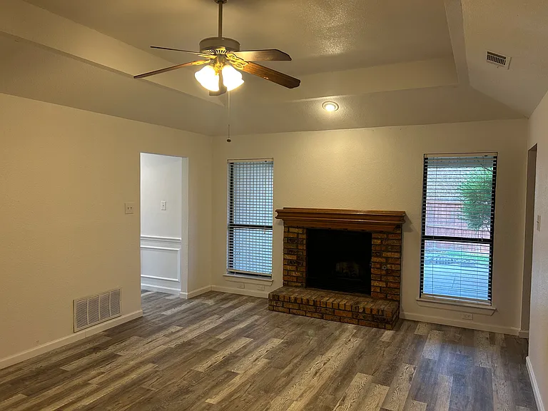 801 Summit Dr — Photo 16