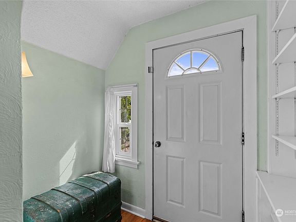 4th image of 214 N Emerson Avenue