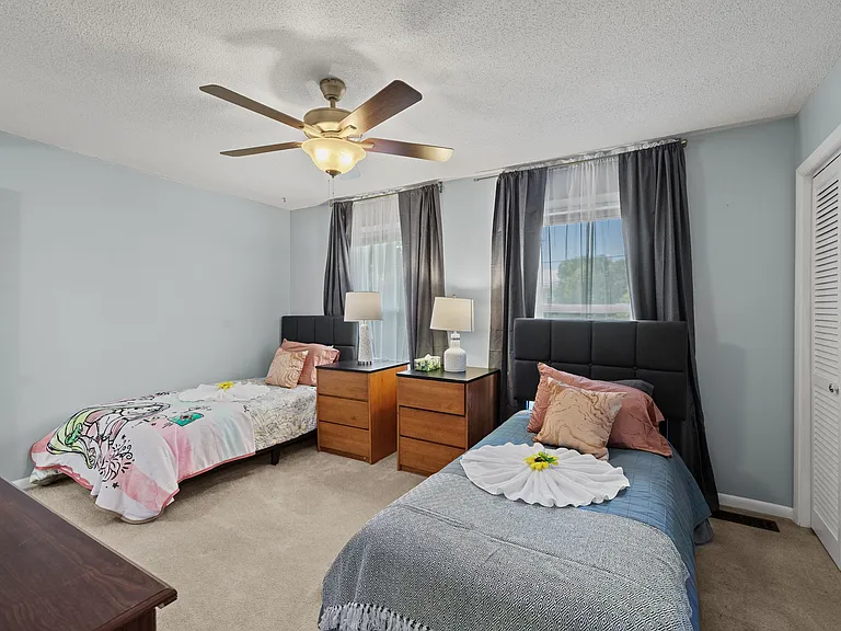 2407 E Main St — Photo 21