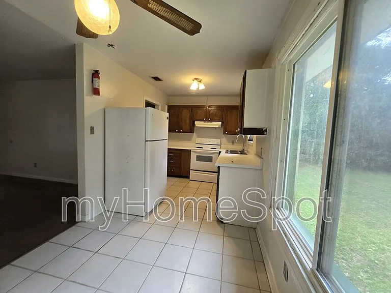 916 Twinbrook Ave — Photo 5