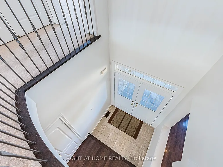 5441 Valhalla Cres — Photo 22