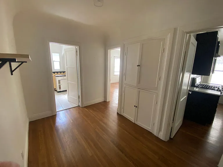 1831 Kelton Ave #1/2 — Photo 12