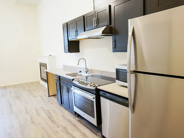 7180 N Leavitt Ave — Photo 55