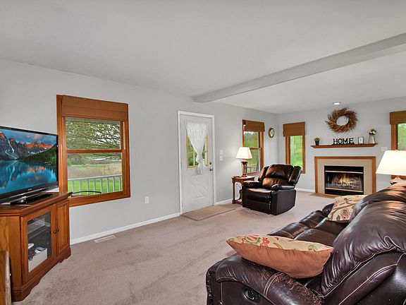 3rd image of 20 Parnell Ave NE