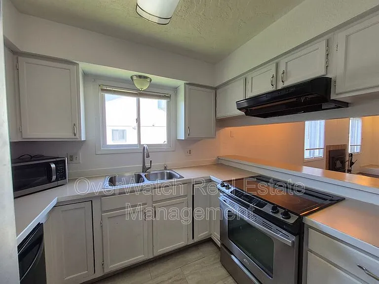 6872 Tamir Ave — Photo 6