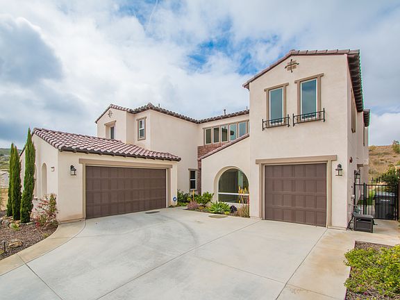 2nd image of 979 Tucana Dr