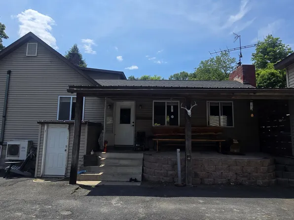 135 Little Creek Ln, East Stroudsburg, PA 18301
