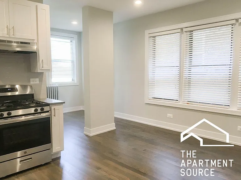 4953-55 N Oakley Ave #1 — Photo 2