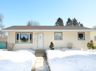 525 7th Ave SE, East Grand Forks, MN 56721