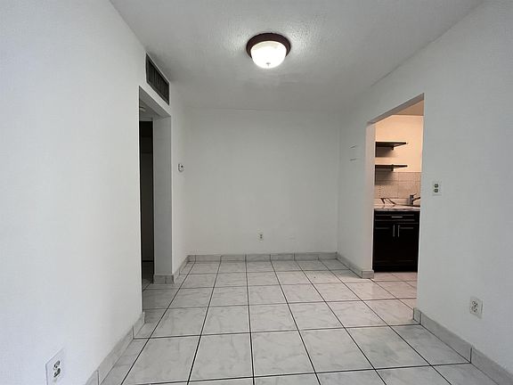 4th image of 1832 Madison St #102-1