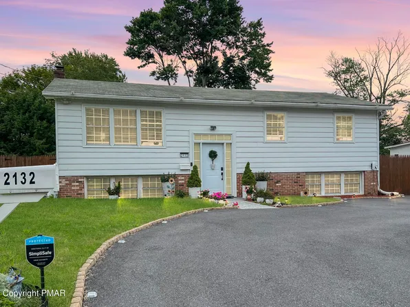 2132 Wallace St, Stroudsburg, PA 18360