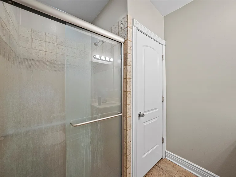 6300 N Rockwell St #B2 — Photo 23
