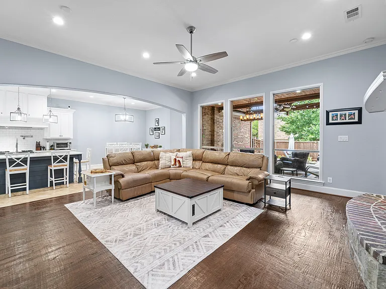 1308 Cotulla Dr — Photo 19