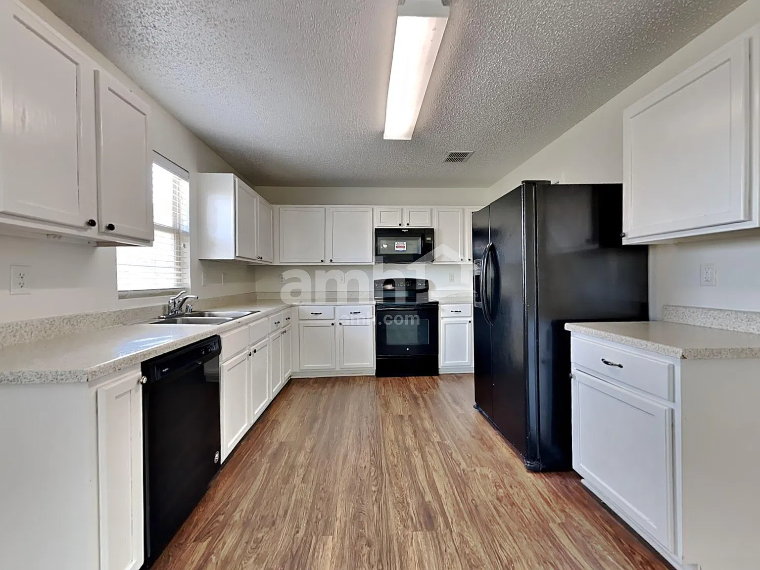 3 bed, 2.5 bath, 2268 sqft, $2,625 — Photo 3