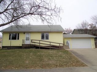 2408 E Franklin St, Pierre, SD 57501