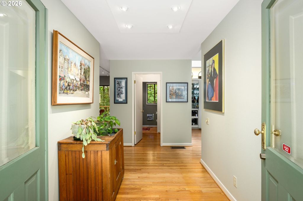 1546 SW Upland Dr, Portland, OR - View 4