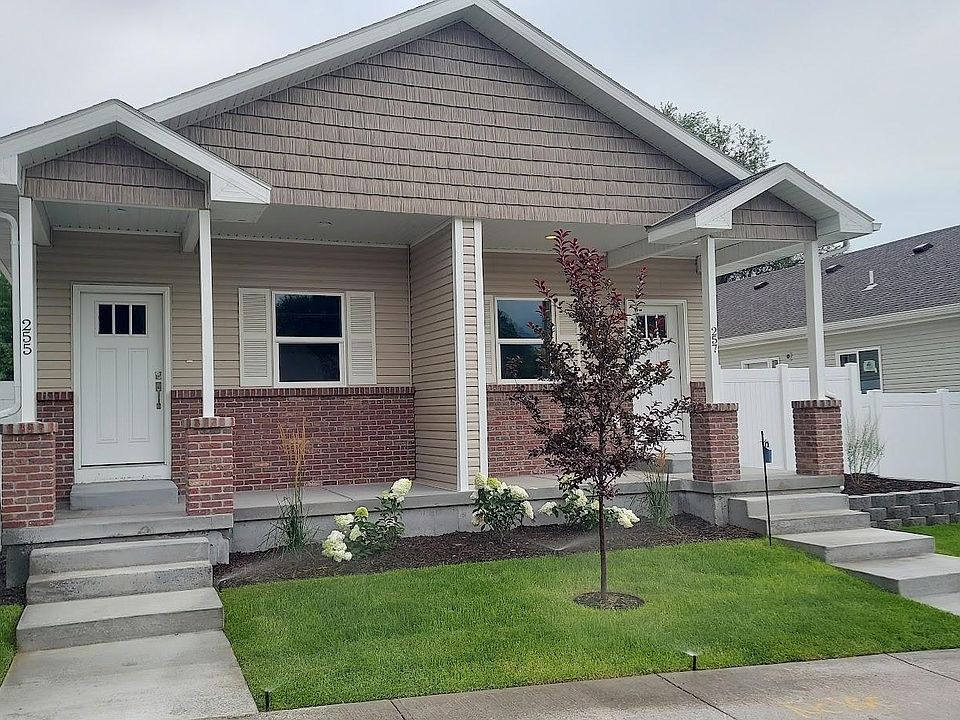 1st image of 255 W 20th St