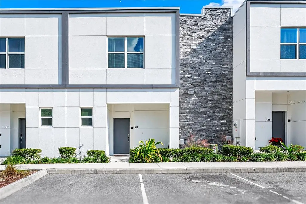 4 bed, 4.0 bath, 1671 sqft, $2,800 — Photo 1