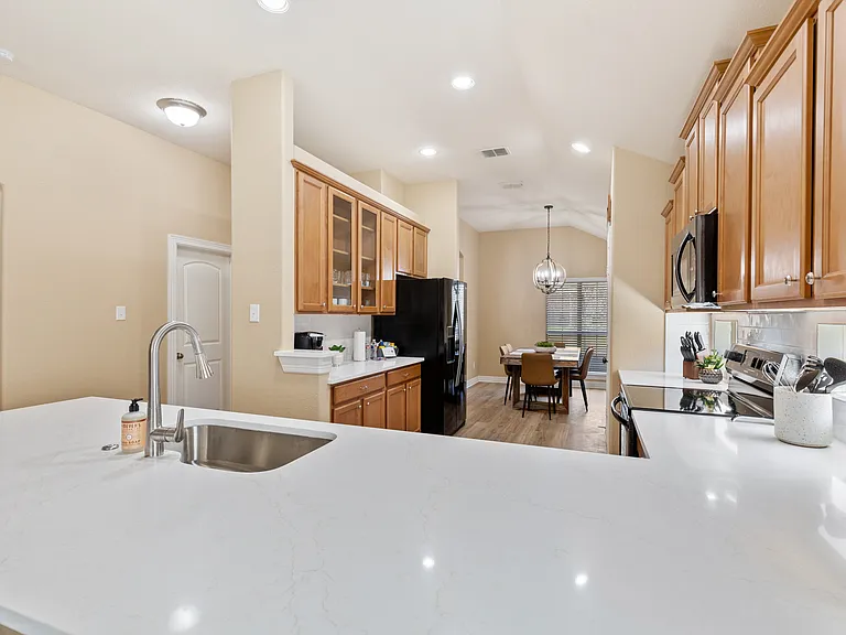 3936 Ironstone Ln — Photo 9