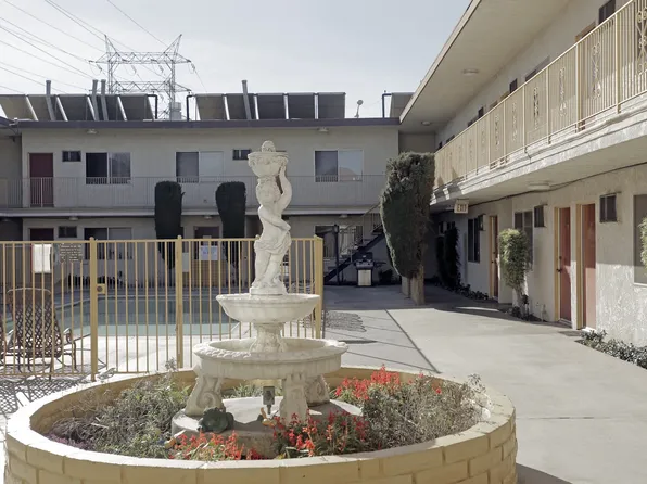 8626 E Artesia Blvd #17, Bellflower, CA 90706