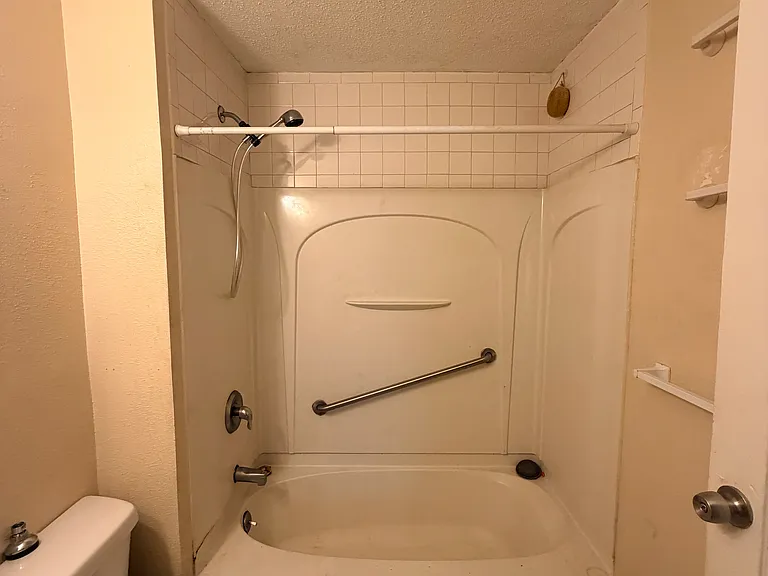 103 Sheffield Ave #1-0 — Photo 6