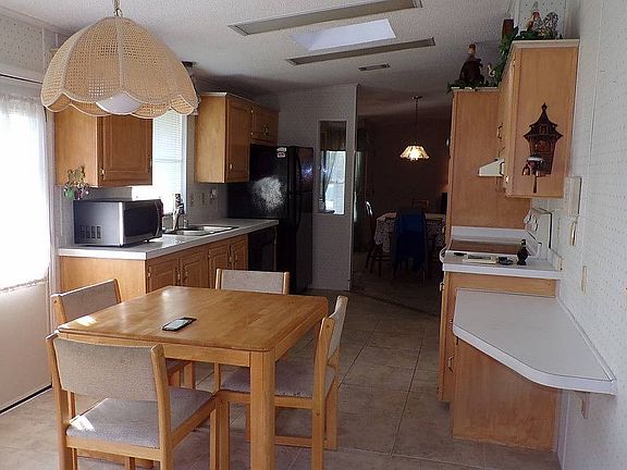 2nd image of 2009 Abbeyview Dr