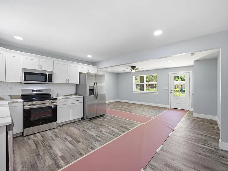 7713 Canyon Dr — Photo 6